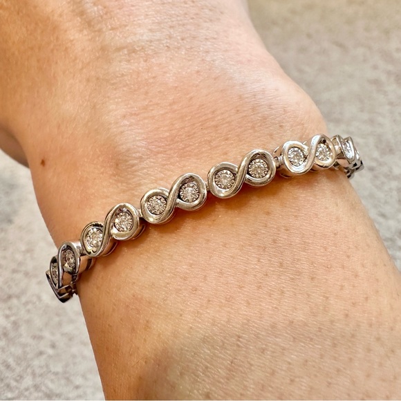 Kay Jewelers Diamond Infinity Bolo Bracelet 0.5 ct tw Round-cut Sterling Silver - Picture 5 of 11